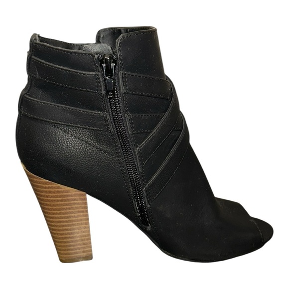Guess Peep Toe Buckle Detail Heeled Black Ankle Bootie size 6.5 - Picture 2 of 9